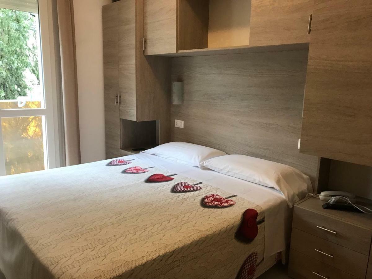 Hotel Villa Enea Cattolica Extérieur photo